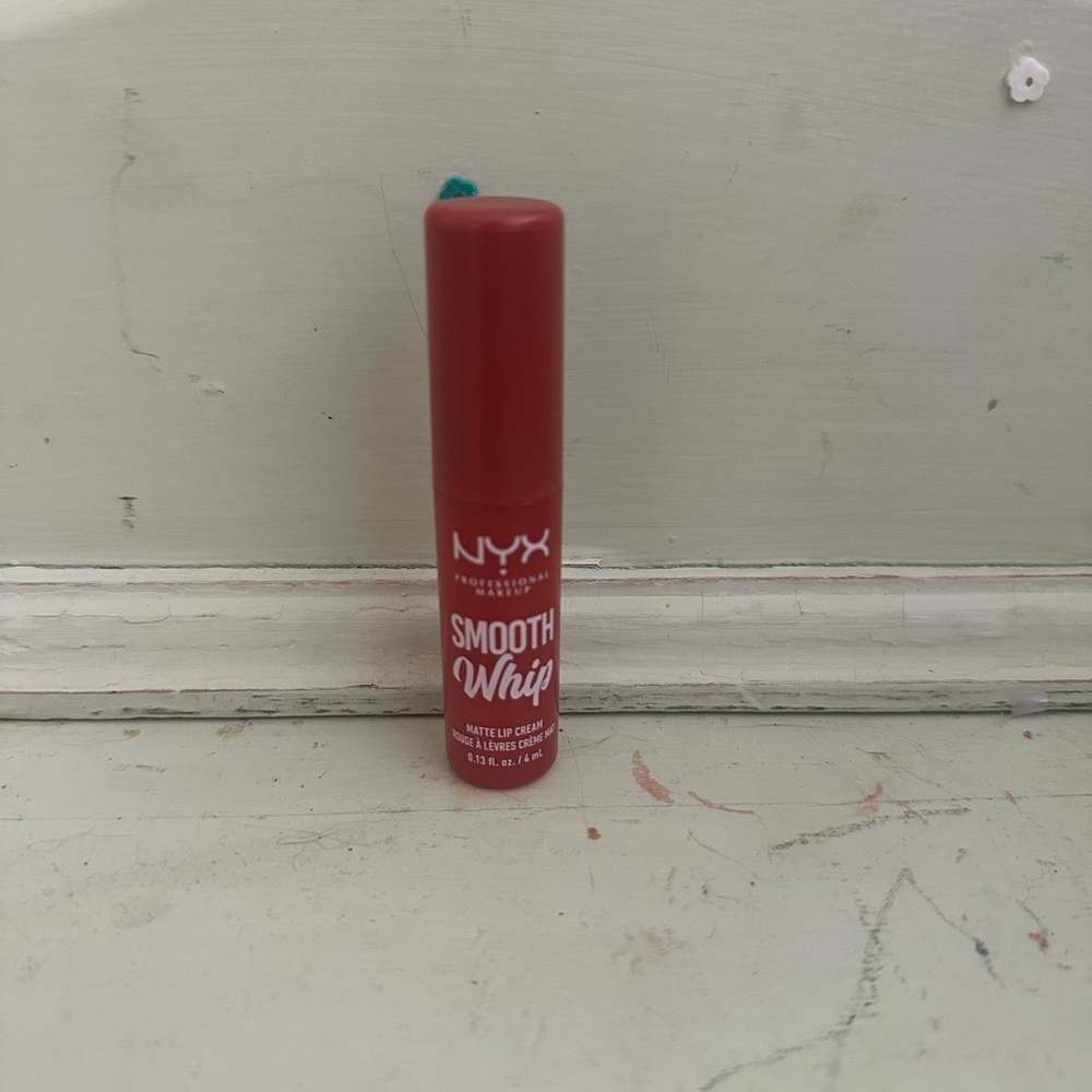 Red lip - Picture 3 of 7